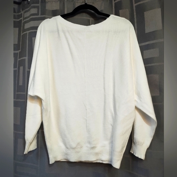 Batwing white Sweater M/L - Picture 1 of 5